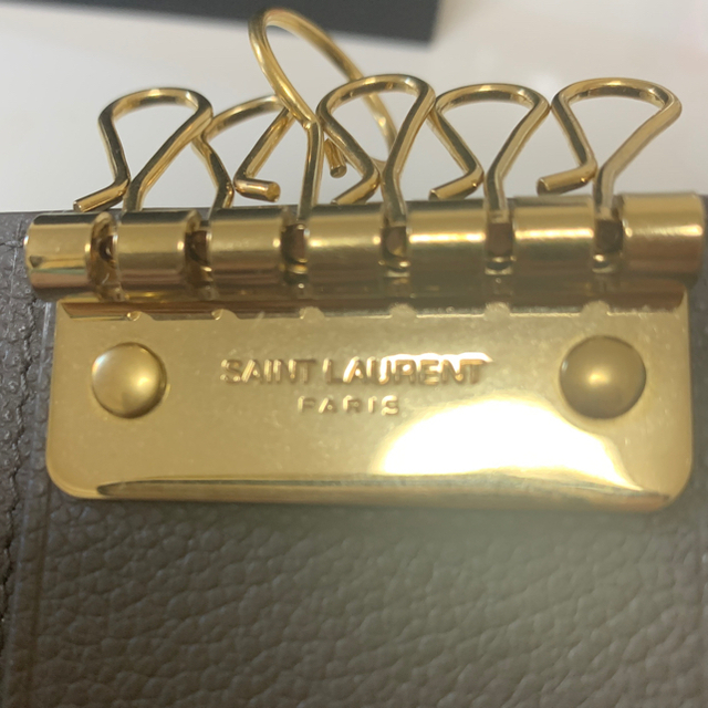 【e様専用】SaintLaurent キーケース FOG グレー YSLライン その他のその他(その他)の商品写真