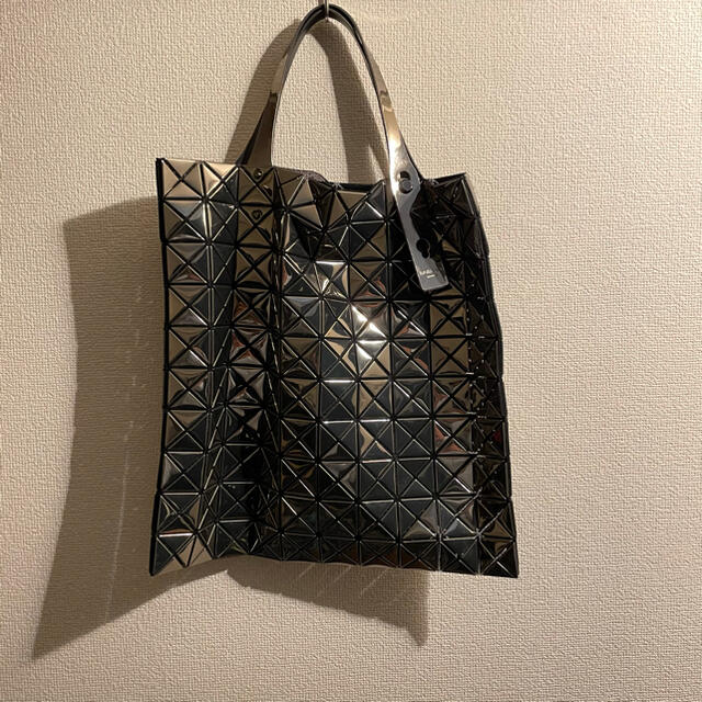 BAOBAO ISSEYMIYAKE プラチナム　チェーンクラッチ