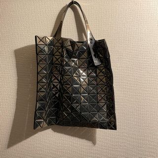 イッセイミヤケ(ISSEY MIYAKE)のISSEY MIYAKE BAO BAO PLATINUM ガンメタル(トートバッグ)