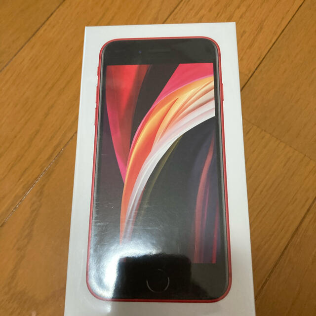 Apple(アップル)の新品未開封　iPhone SE 64G RED スマホ/家電/カメラのスマートフォン/携帯電話(スマートフォン本体)の商品写真