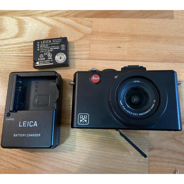 LEICA デジタルカメラ 充電器 純正本革ケース付きの通販 by mittyan｜ライカならラクマ - 値下げします！
ライカ D-Lux5 お得在庫あ