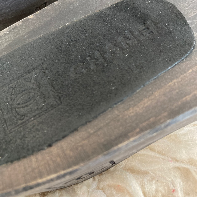 CHANEL(シャネル)のCHANEL　スエードサンダル✨正規品✨ レディースの靴/シューズ(サンダル)の商品写真