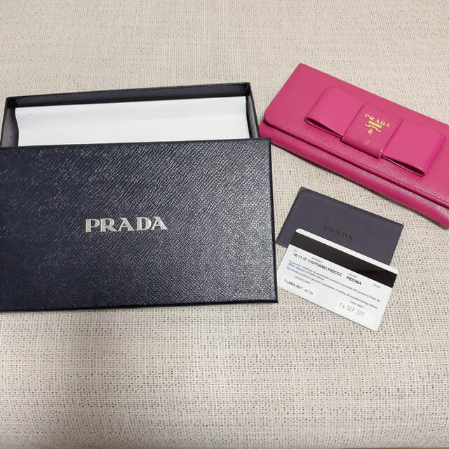 PRADA プラダ　リボン　ピンク　財布