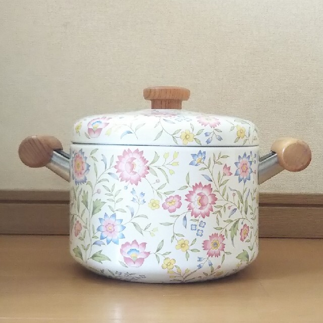 ごんみみ様専用 花模様鍋 インテリア/住まい/日用品のキッチン/食器(鍋/フライパン)の商品写真