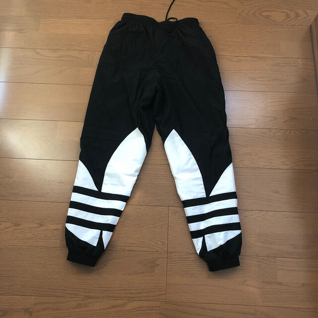 adidas(アディダス)のアディダスジャージパンツadidasシャカシャカ レディースのパンツ(その他)の商品写真