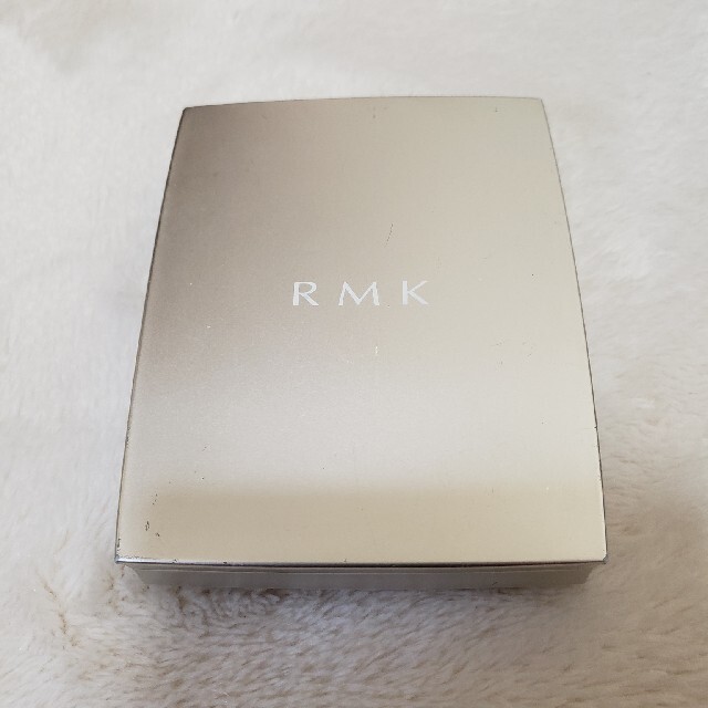 RMK(アールエムケー)のRMK♥コンシーラーパクト♥01light コスメ/美容のベースメイク/化粧品(コンシーラー)の商品写真