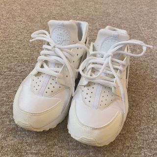 ナイキ(NIKE)のNIKE エアハラチ　ナイキ　スニーカー　ホワイト　白　24.5    23.5(スニーカー)