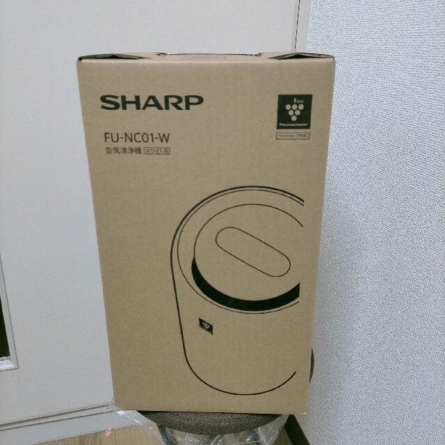 SHARP(シャープ)のSHARP空気清浄機 FU-NC01-W スマホ/家電/カメラの冷暖房/空調(その他)の商品写真