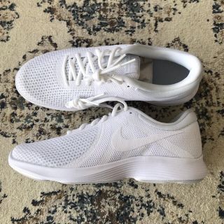 ナイキ(NIKE)のNIKE レボリューション4 27㎝　新品(スニーカー)