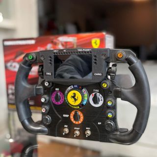 プレイステーション4(PlayStation4)のThrustmaster Ferrari F1 Wheel ＋iPhone4S(家庭用ゲーム機本体)