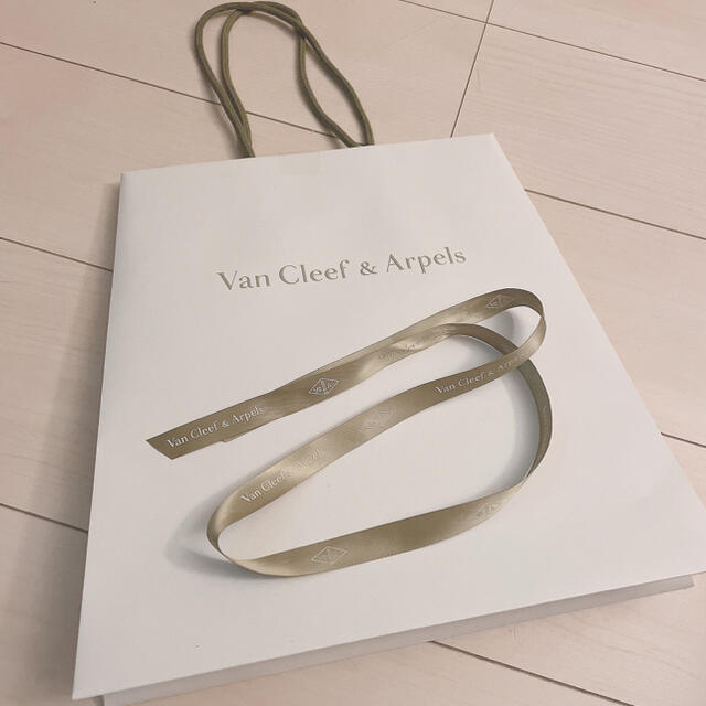 Van Cleef & Arpels(ヴァンクリーフアンドアーペル)のショップ袋 レディースのバッグ(ショップ袋)の商品写真