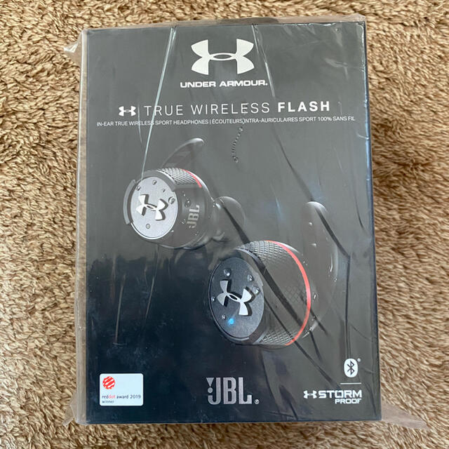 UNDER ARMOUR(アンダーアーマー)のBluetooth対応 アンダーアーマー ブラック UAJBLFLASHBLK スマホ/家電/カメラのスマホアクセサリー(ストラップ/イヤホンジャック)の商品写真