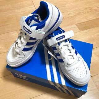 アディダス(adidas)の新品タグ付 アディダス フォーラム ロー FY7756(スニーカー)