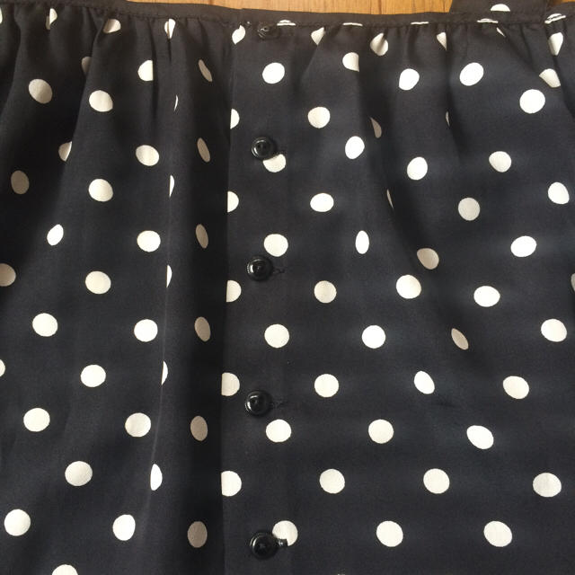 w closet(ダブルクローゼット)のドット柄 オフショル ブラウス レディースのトップス(シャツ/ブラウス(半袖/袖なし))の商品写真