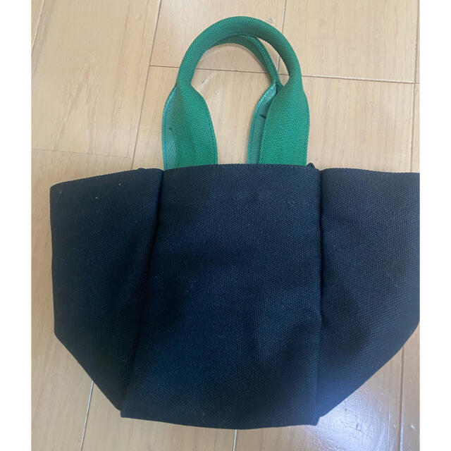 familiar(ファミリア)のファミリア  神戸限定　ミニバック　ネイビー レディースのバッグ(トートバッグ)の商品写真
