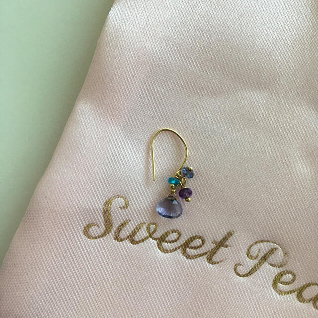 H.P.FRANCE(アッシュペーフランス)のsweet pea   ピアス　パープル レディースのアクセサリー(ピアス)の商品写真