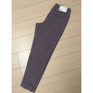 ユニクロ(UNIQLO)の新品★S ユニクロ　ウルトラストレッチアクティブアンクルパンツ　パープル(ウェア)