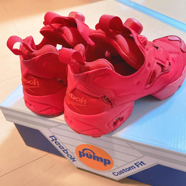 Reebok(リーボック)のReebok ポンプフューリー 完売品 レディースの靴/シューズ(スニーカー)の商品写真