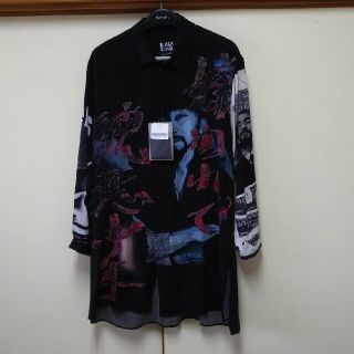 ヨウジヤマモト(Yohji Yamamoto)の【Asymmetric collar print blouse】(シャツ)