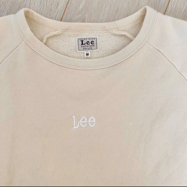 Lee(リー)のLee ベージュトレーナー レディースのトップス(トレーナー/スウェット)の商品写真