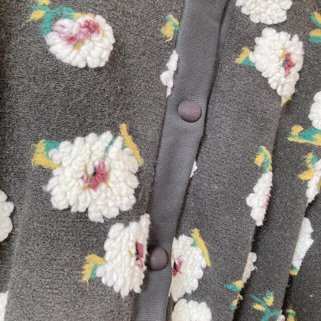 dholic(ディーホリック)の花柄刺繍　カーディガン　ニット レディースのトップス(カーディガン)の商品写真