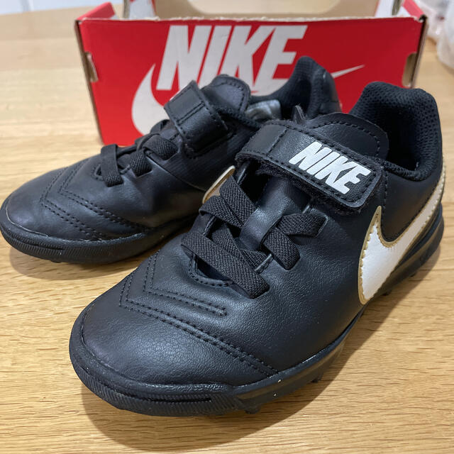 NIKE(ナイキ)の未使用　ナイキ  ティエンポ　ベルクロ  黒　16cm  キッズ　シューズ  キッズ/ベビー/マタニティのキッズ靴/シューズ(15cm~)(スニーカー)の商品写真