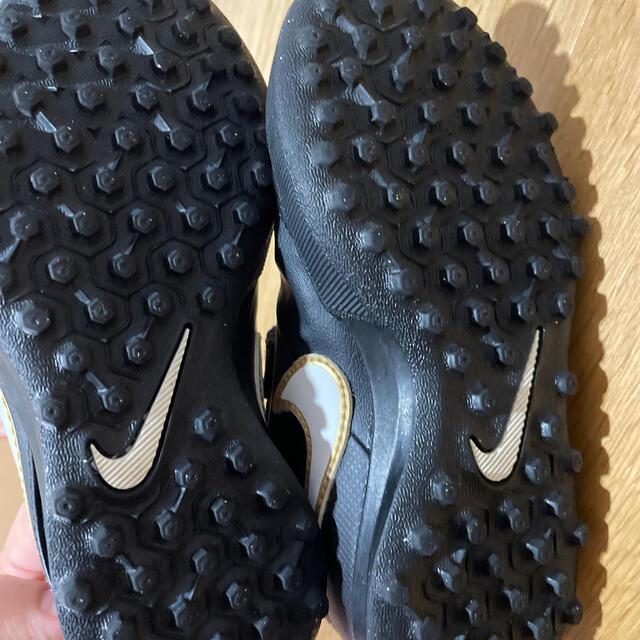 NIKE(ナイキ)の未使用　ナイキ  ティエンポ　ベルクロ  黒　16cm  キッズ　シューズ  キッズ/ベビー/マタニティのキッズ靴/シューズ(15cm~)(スニーカー)の商品写真