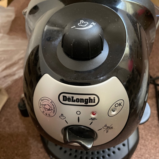 DeLonghi(デロンギ)のデロンギ エスプレッソマシンEC200N-B スマホ/家電/カメラの調理家電(エスプレッソマシン)の商品写真