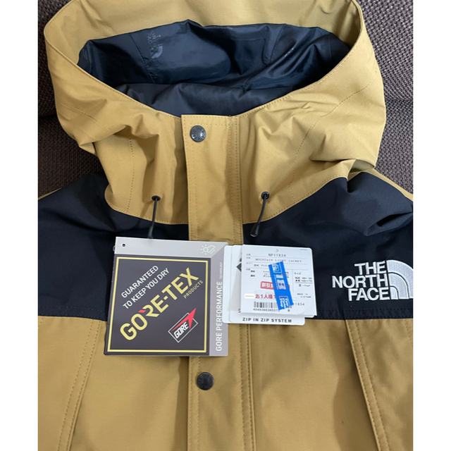 THE NORTH FACE(ザノースフェイス)のノースフェイス　マウンテンライトジャケット　ブリティッシュカーキ Mサイズ メンズのジャケット/アウター(ナイロンジャケット)の商品写真