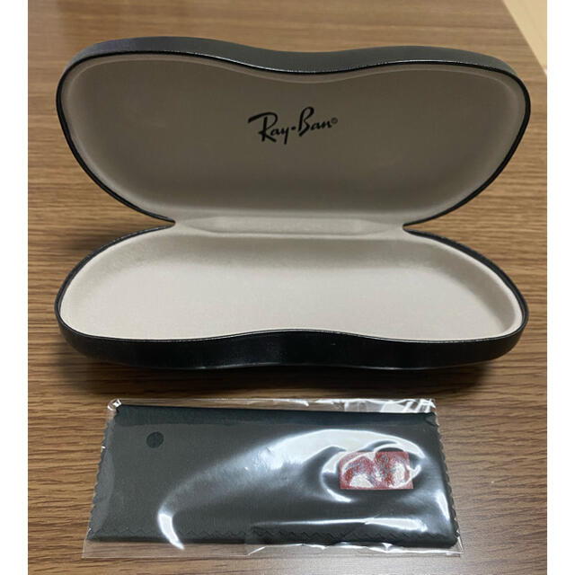 Ray-Ban(レイバン)のんちゃこは様専用　　新品　レイバン　メガネケース メンズのファッション小物(サングラス/メガネ)の商品写真