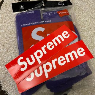 シュプリーム(Supreme)のSupreme Hanes ソックス 【4足】ステッカー2枚付き(ソックス)