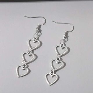 ピアス(ピアス)