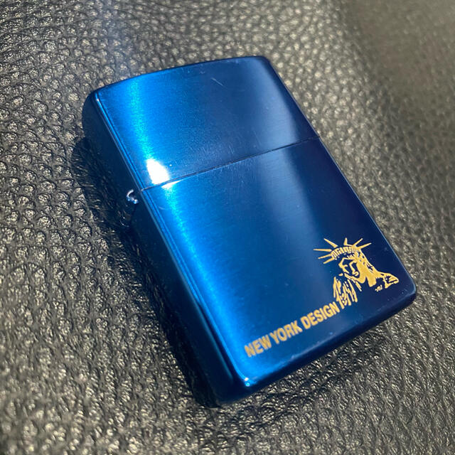 ZIPPO(ジッポー)の【ZIPPO】NEW YORK DESIGN 自由の女神 ブルー 光沢 箱付き メンズのファッション小物(タバコグッズ)の商品写真