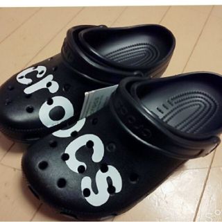 クロックス(crocs)のcrocs サンダル 22 黒(サンダル)