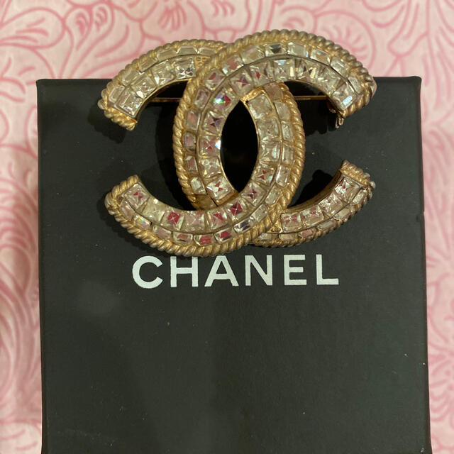 CHANEL(シャネル)の♡シャネル　ブローチ♡必ず説明ご一読下さいませ♡ レディースのアクセサリー(ブローチ/コサージュ)の商品写真