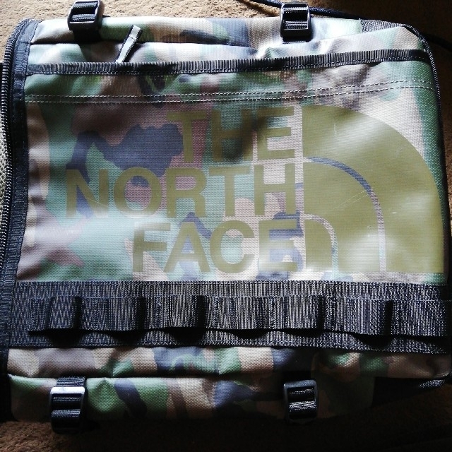 THE NORTH FACE(ザノースフェイス)のTHE NORTH FACE K BC FUSE BOX　迷彩柄　21L メンズのバッグ(バッグパック/リュック)の商品写真