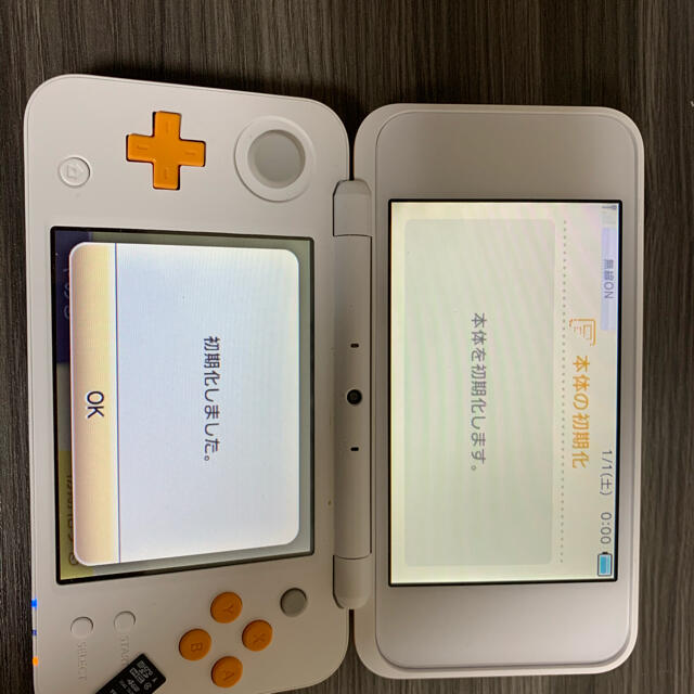 (最終値下げ)2ds 本体　充電器付　カセット付(スマブラ、ぷよぷよ、エンタメ/ホビー