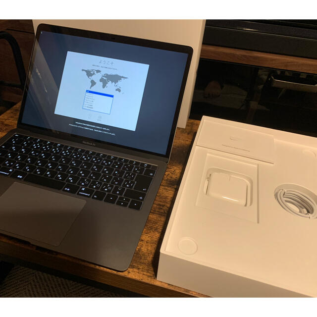 Mac (Apple)(マック)のほぼ新品 MacBook Air 13インチ　Mid2019 MVFJ2J/A スマホ/家電/カメラのPC/タブレット(ノートPC)の商品写真