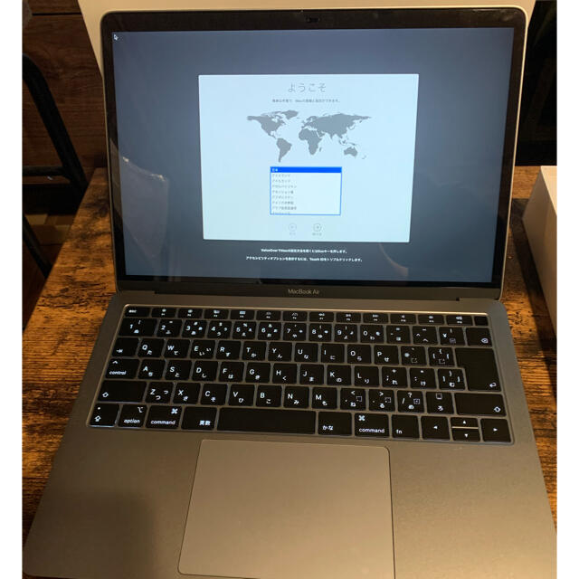 ほぼ新品 MacBook Air 13インチ　Mid2019 MVFJ2J/A