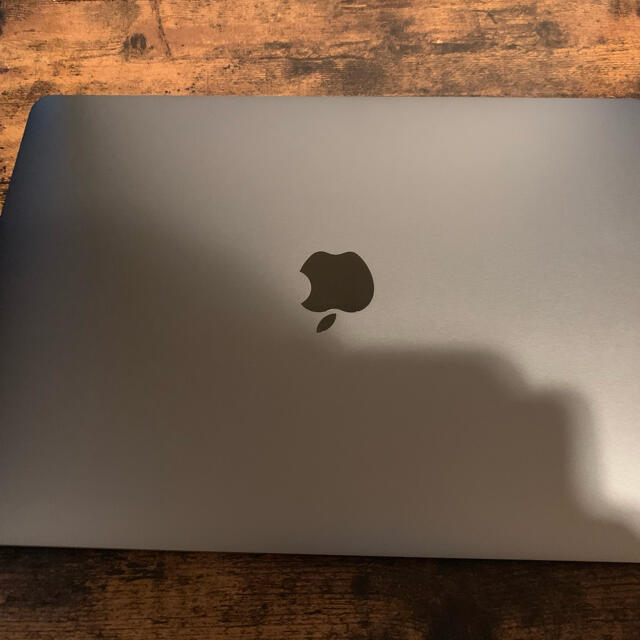 Mac (Apple)(マック)のほぼ新品 MacBook Air 13インチ　Mid2019 MVFJ2J/A スマホ/家電/カメラのPC/タブレット(ノートPC)の商品写真