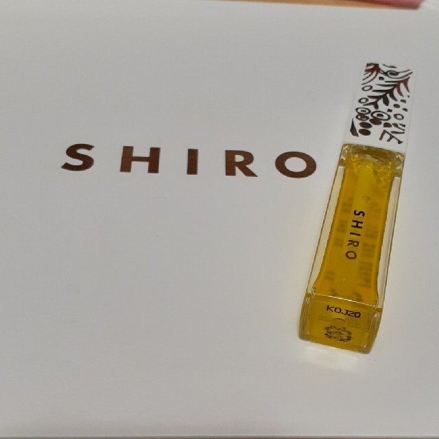 shiro(シロ)のSHIRO クリスマスコフレ エッセンスリップオイル コスメ/美容のベースメイク/化粧品(リップグロス)の商品写真