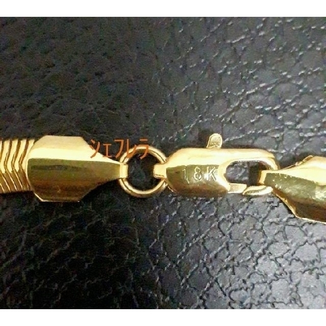 【18K刻印入り】　スネーク チェーン　ゴールドネックレス　ヘリンボーン メンズのアクセサリー(ネックレス)の商品写真