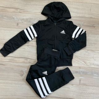 アディダス(adidas)の☆専用☆120cm アディダス 子供用フード付きトラックスーツ  (新品送料込)(ジャケット/上着)