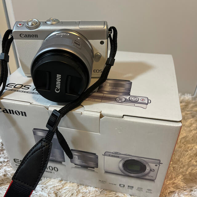 Canon(キヤノン)のcanon EOSM 100WH-WZOOMKIT スマホ/家電/カメラのカメラ(ミラーレス一眼)の商品写真