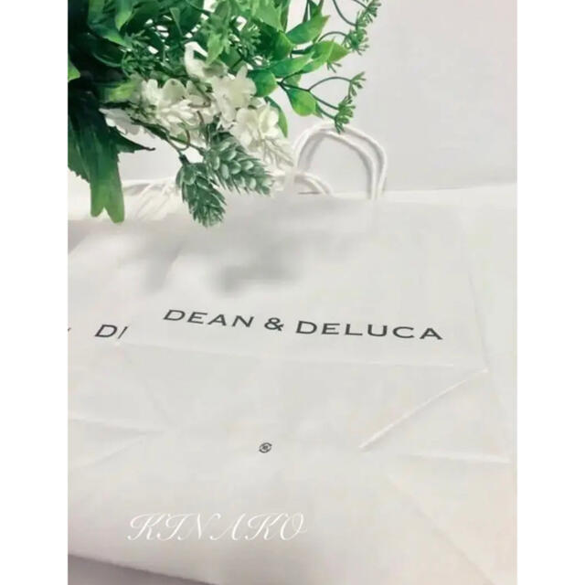 DEAN & DELUCA(ディーンアンドデルーカ)のDEAN&DELUCA 紙袋ホワイト６枚ショッパーショップ袋エコバッグラッピング レディースのバッグ(ショップ袋)の商品写真