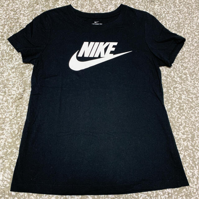 NIKE(ナイキ)のNIKE ナイキ Tシャツ レディースのトップス(Tシャツ(半袖/袖なし))の商品写真