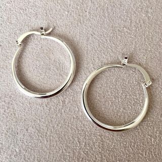 チャンキーフープピアスレディース　シルバーピアス(ピアス)