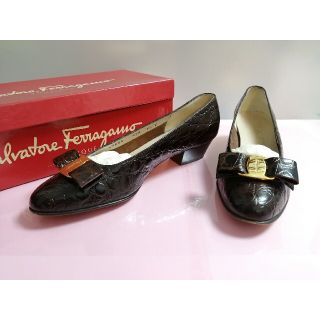 サルヴァトーレフェラガモ(Salvatore Ferragamo)の美品‼️フェラガモクロコ型押しパンプス 650925(ハイヒール/パンプス)