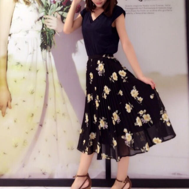 Noela(ノエラ)のNoela ポピーフラワー柄スカート レディースのスカート(ロングスカート)の商品写真