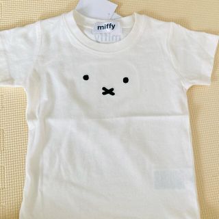 シマムラ(しまむら)の新品　しまむら限定　ミッフィー  フェイス柄Tシャツ　白　トップス(Tシャツ/カットソー)